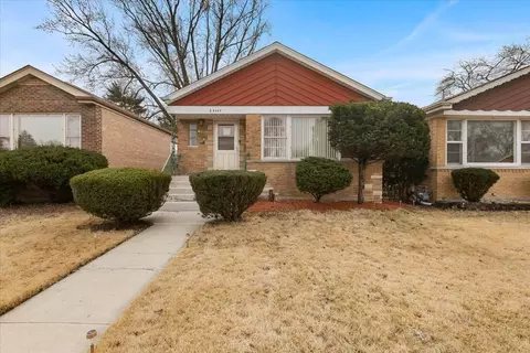 8 E 144th St, Riverdale, IL 60827