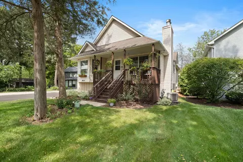 404 W Naperville Rd, Westmont, IL 60559