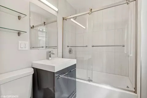 Bath - 2550 E 91st St, Chicago, IL 60617 photo 2 of 3