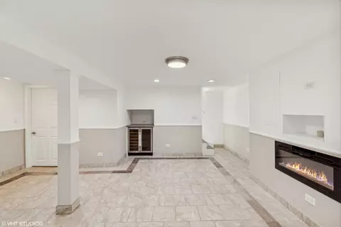 Living - 2550 E 91st St, Chicago, IL 60617 photo 5 of 7