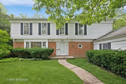 610 Carriage Way, Deerfield, IL 60015