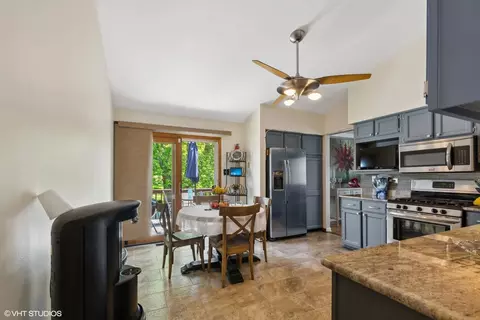 Kitchen - 18513 Willow Ln, Lansing, IL 60438 photo 1 of 2