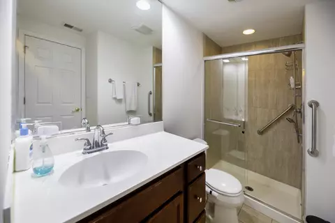 9601 Golf Rd #304, Des Plaines, IL 60016 photo 17