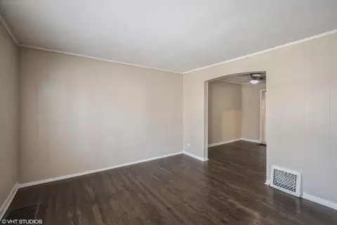 9840 S Yates Blvd, Chicago, IL 60617 photo 3