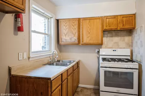 9840 S Yates Blvd, Chicago, IL 60617 photo 4