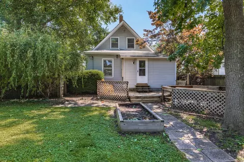 607 Maple St, Bloomington, IL 61701 photo 4