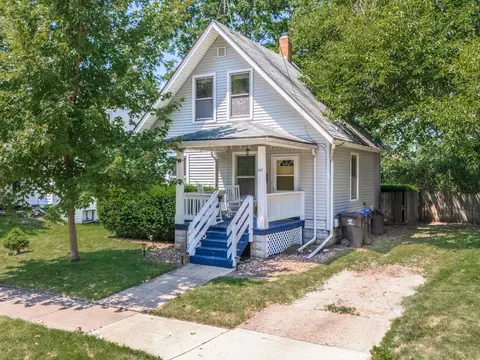 607 Maple St, Bloomington, IL 61701