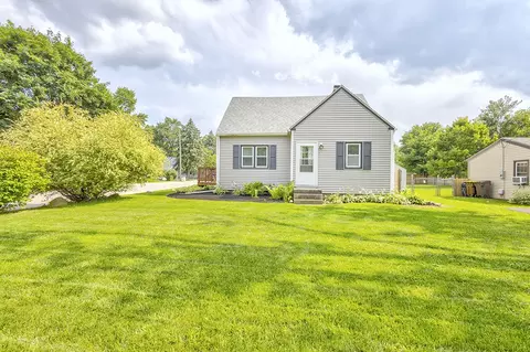 835 Evans Ave, Machesney Park, IL 61115