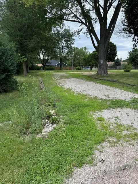 1053 Zelma Rd, Lake Holiday, IL 60548