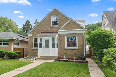 5321 Suffield Ct, Skokie, IL 60077