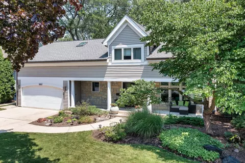 1007 Cedar Ln, Northbrook, IL 60062