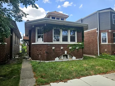 8220 S Perry Ave, Chicago, IL 60620
