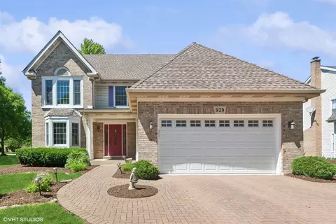 929 E Rosewood Ave, Naperville, IL 60563