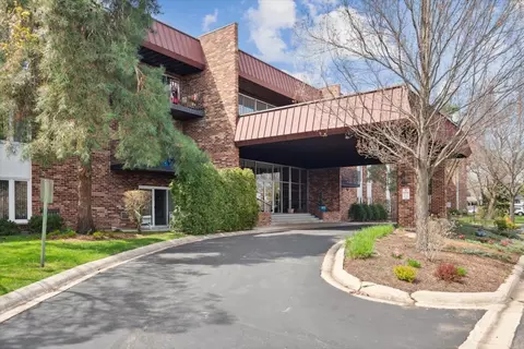 1041 W Ogden Ave #331, Naperville, IL 60563