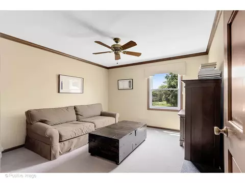 Bedroom - 1413 Tomlin Dr, Burr Ridge, IL 60527 photo 4 of 4