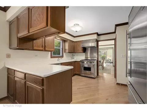 Kitchen - 1413 Tomlin Dr, Burr Ridge, IL 60527 photo 3 of 5
