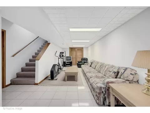 Other - 1413 Tomlin Dr, Burr Ridge, IL 60527 photo 3 of 4