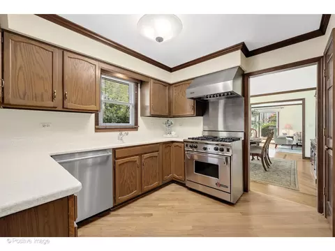 Kitchen - 1413 Tomlin Dr, Burr Ridge, IL 60527 photo 5 of 5