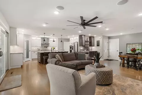 1408 Maplecrest Dr, Champaign, IL 61821 photo 9