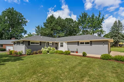 1408 Maplecrest Dr, Champaign, IL 61821 photo 2
