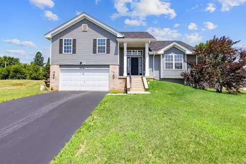 1198 Ronald Rd, Machesney Park, IL 61115