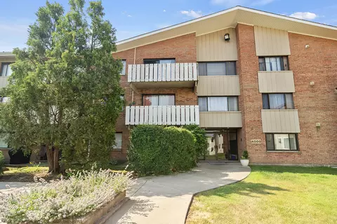 4000 N Bayside Dr #206, Palatine, IL 60074