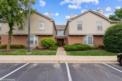 1752 Eastwood Ct #5, Schaumburg, IL 60195
