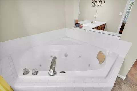 Bath - 403 E Tomaras Ave, Savoy, IL 61874 photo 2 of 5