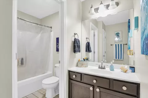 Bath - 403 E Tomaras Ave, Savoy, IL 61874 photo 4 of 5