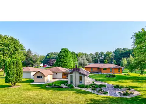 Exterior - 7346 E 3000 North Rd, Cornell, IL 61319 photo 13 of 14