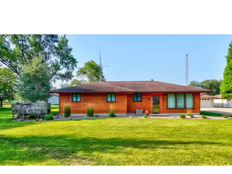 7346 E 3000 North Rd, Cornell, IL 61319