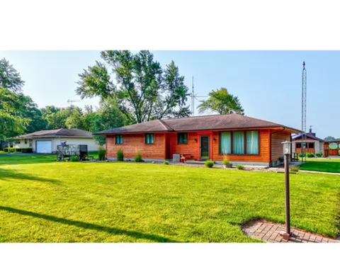 Exterior - 7346 E 3000 North Rd, Cornell, IL 61319 photo 2 of 14
