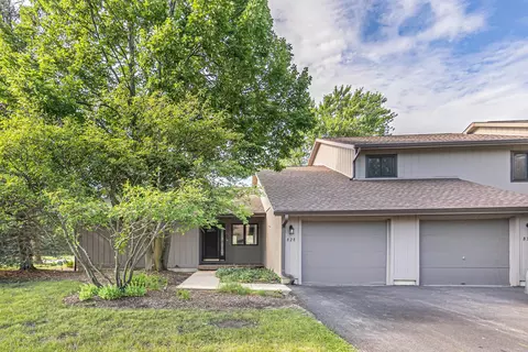 828 Catherine Ct, Grayslake, IL 60030