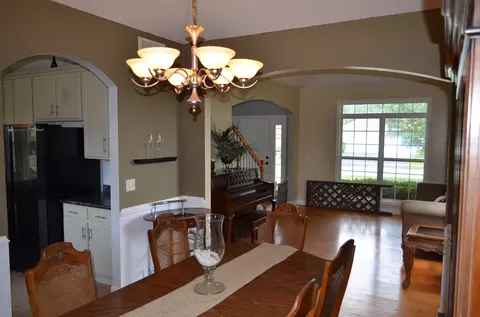 Dining - 2501 Ventura Dr, Plainfield, IL 60586 photo 3 of 3