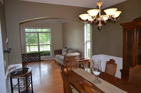 Dining - 2501 Ventura Dr, Plainfield, IL 60586 photo 2 of 3