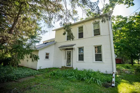 8482 N Afolkey Rd, Dakota, IL 61018