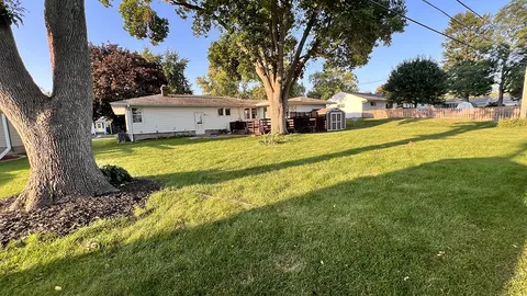 211 Maple Ave, Morrison, IL 61270 photo 5