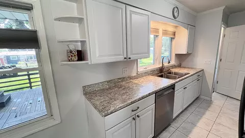 211 Maple Ave, Morrison, IL 61270 photo 14