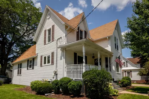 423 Fair St, Sycamore, IL 60178