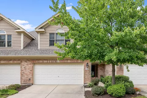904 King Henry Ln, Saint Charles, IL 60174