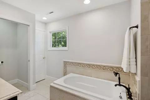 1860 Hoover Ct, Rolling Meadows, IL 60008 photo 22