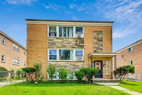 8017 W Churchill Ave, Niles, IL 60714