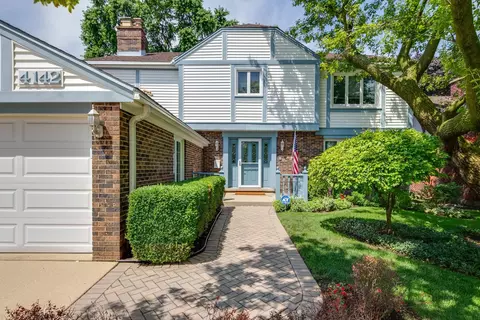 4142 Scott St, Schiller Park, IL 60176