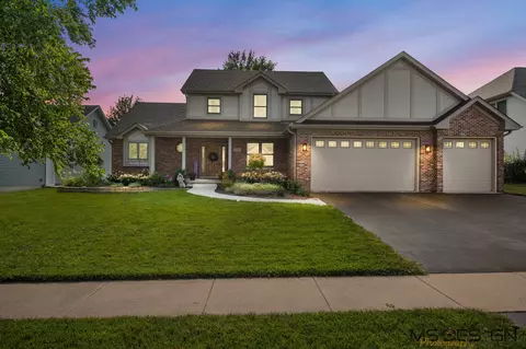 2341 Dean St, Sycamore, IL 60178