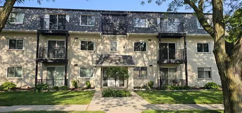 9661 S Karlov Ave #101, Oak Lawn, IL 60453
