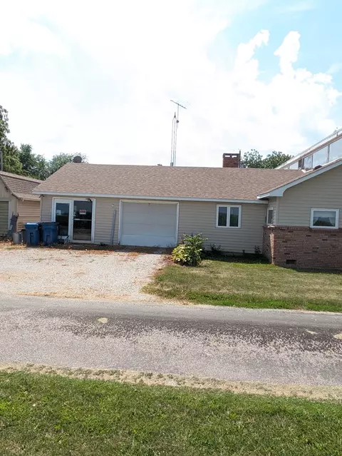 208 E Grant St, Arrowsmith, IL 61722 photo 7
