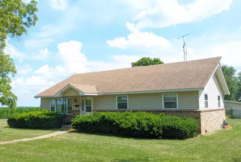 208 E Grant St, Arrowsmith, IL 61722