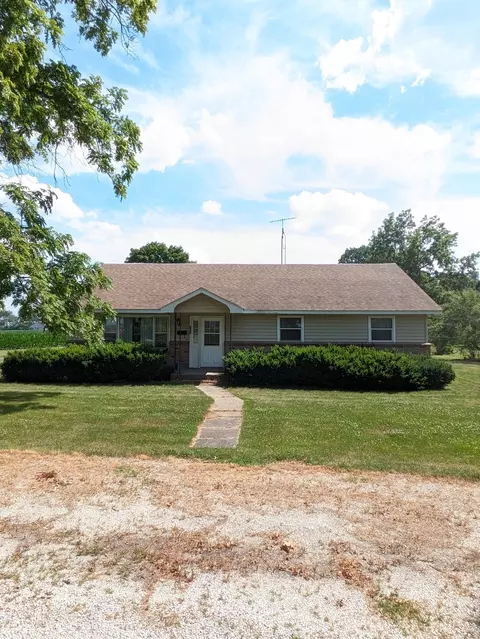 208 E Grant St, Arrowsmith, IL 61722 photo 4