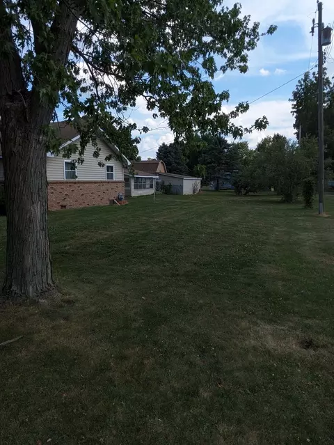 208 E Grant St, Arrowsmith, IL 61722 photo 11
