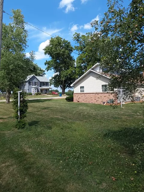 208 E Grant St, Arrowsmith, IL 61722 photo 10